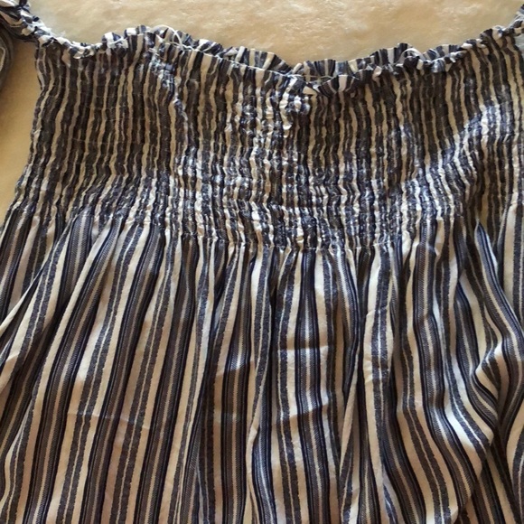 Perfect summer top - Picture 2 of 3